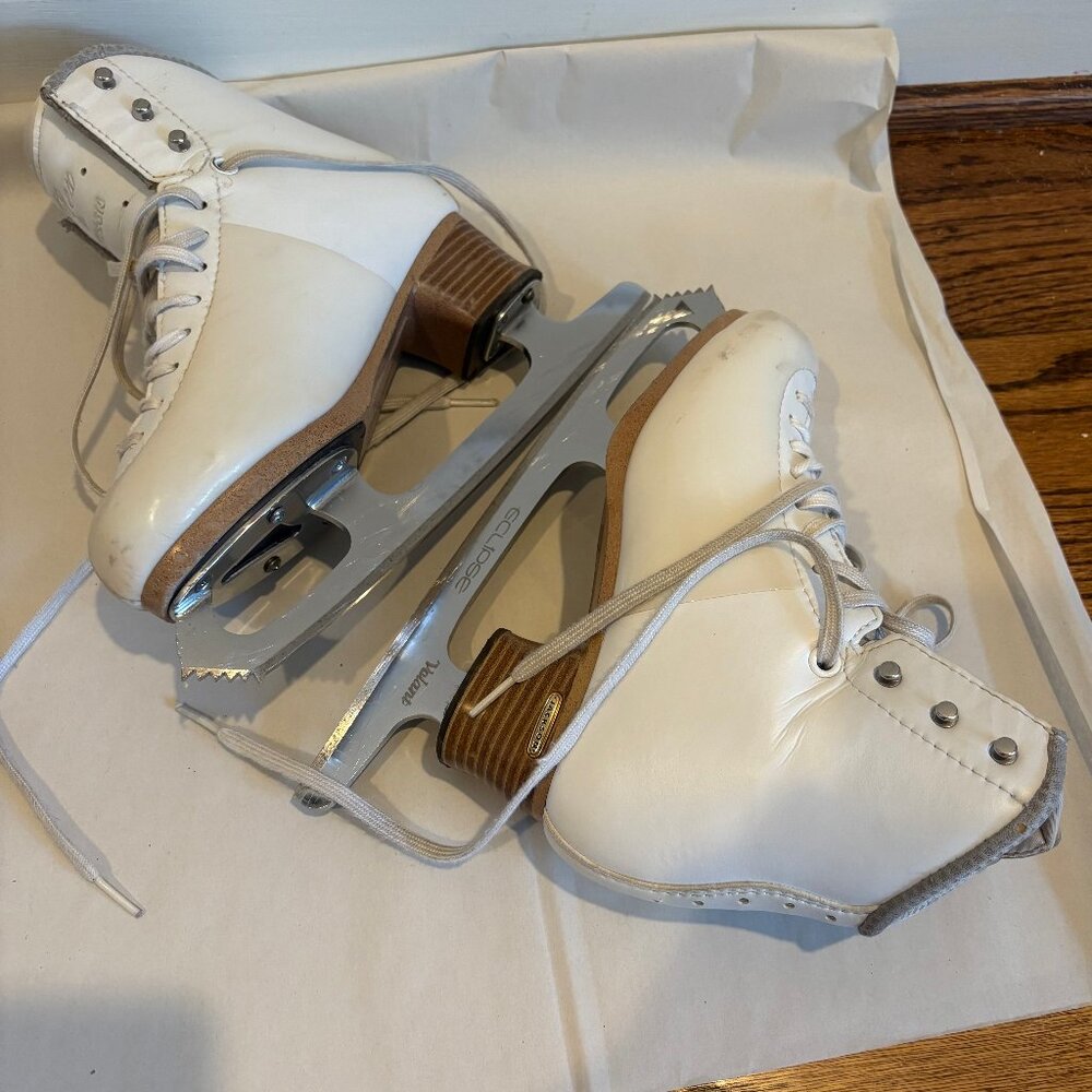 Figure Skates Size 3, blades size 8 1/4